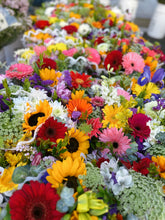 Load image into Gallery viewer, Friday Maldonado Flowers - Downtown Long Beach - 11am - 1pm Pick-up
