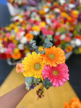 Load image into Gallery viewer, Friday Maldonado Flowers - Downtown Long Beach - 11am - 1pm Pick-up
